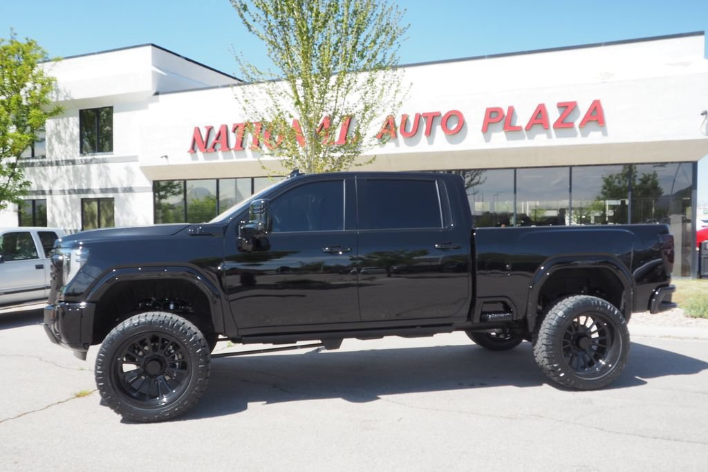 Used 2026 GMC Sierra 3500 Denali w/ Technology Package AWD/4WD image 4