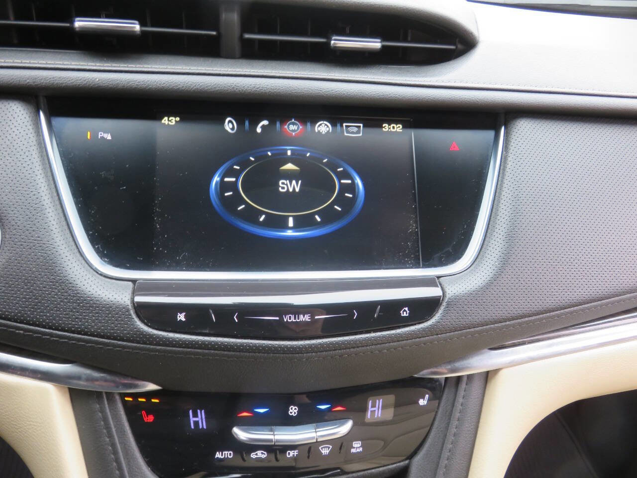 Used 2019 Cadillac XT5 AWD image 21