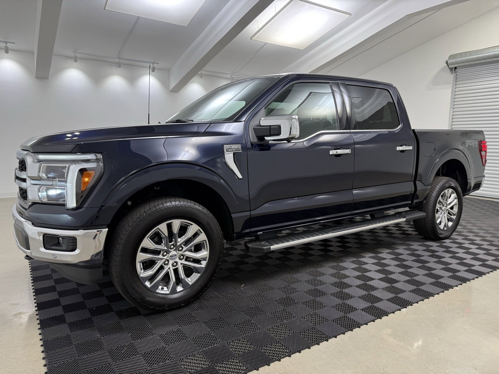 New 2025 Ford F150 Lariat w/ Equipment Group 501A Mid