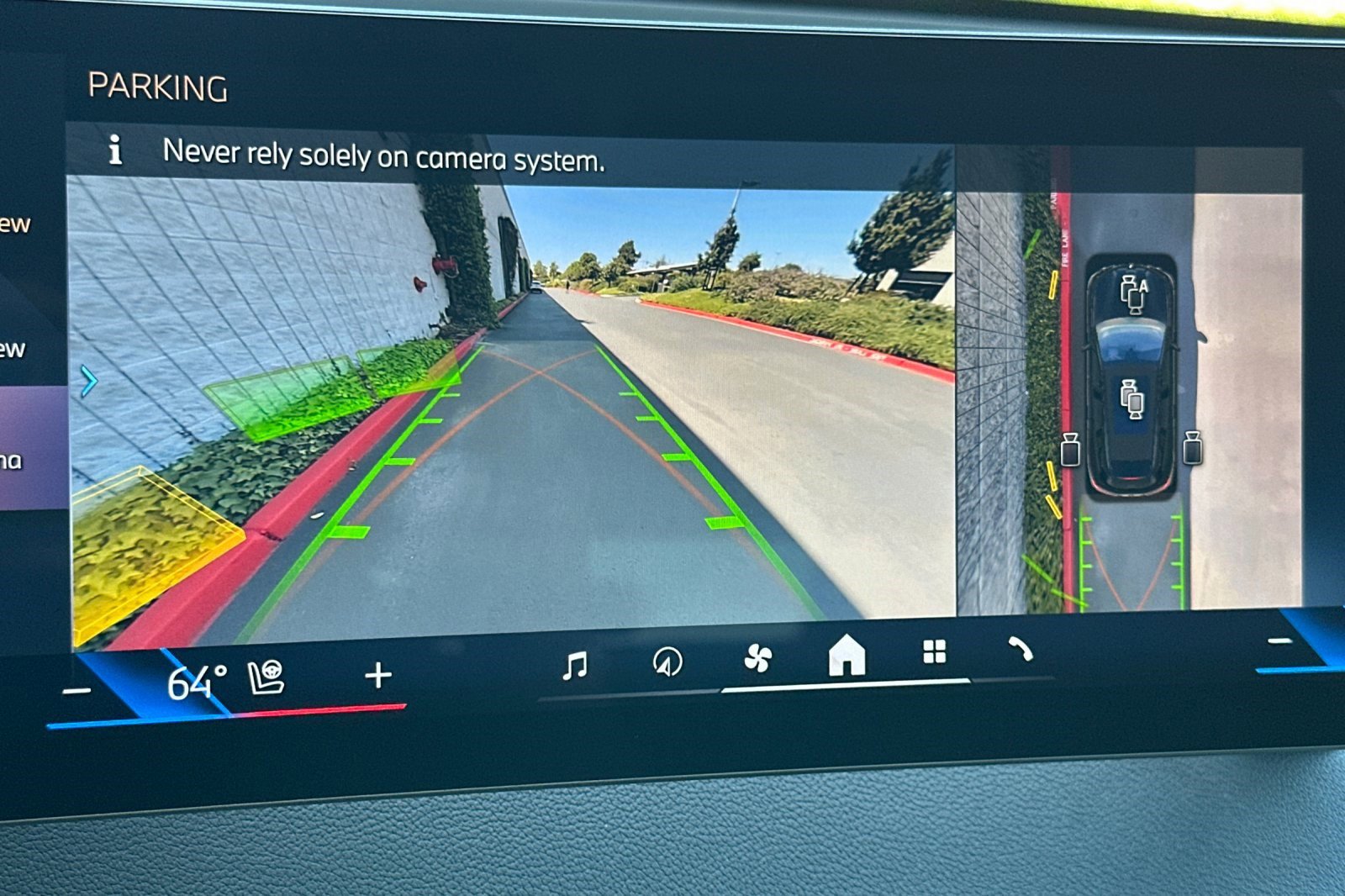 Certified 2024 BMW iX xDrive50 w/ Premium Package image 25