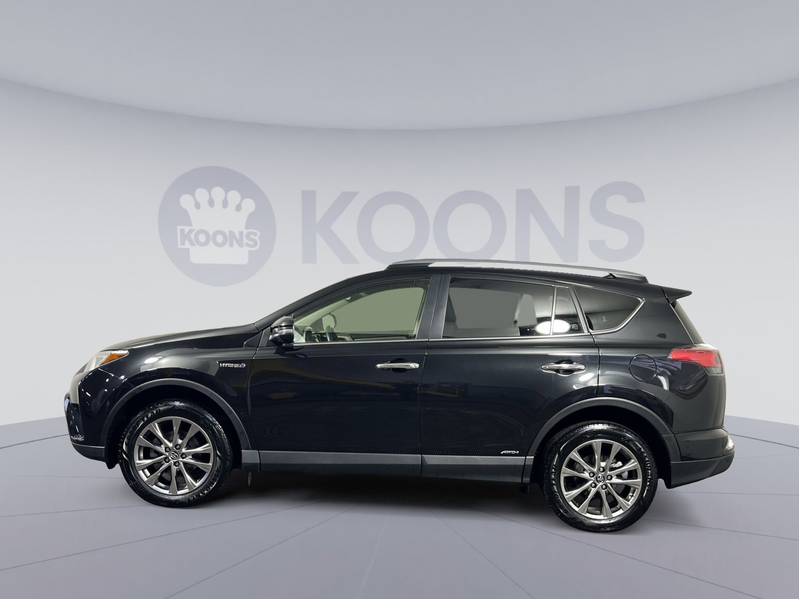 Used 2018 Toyota RAV4 Limited image 2