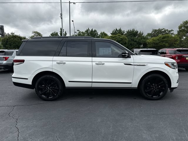 Certified 2024 Lincoln Navigator Reserve w/ Monochromatic Package AWD/4WD image 4