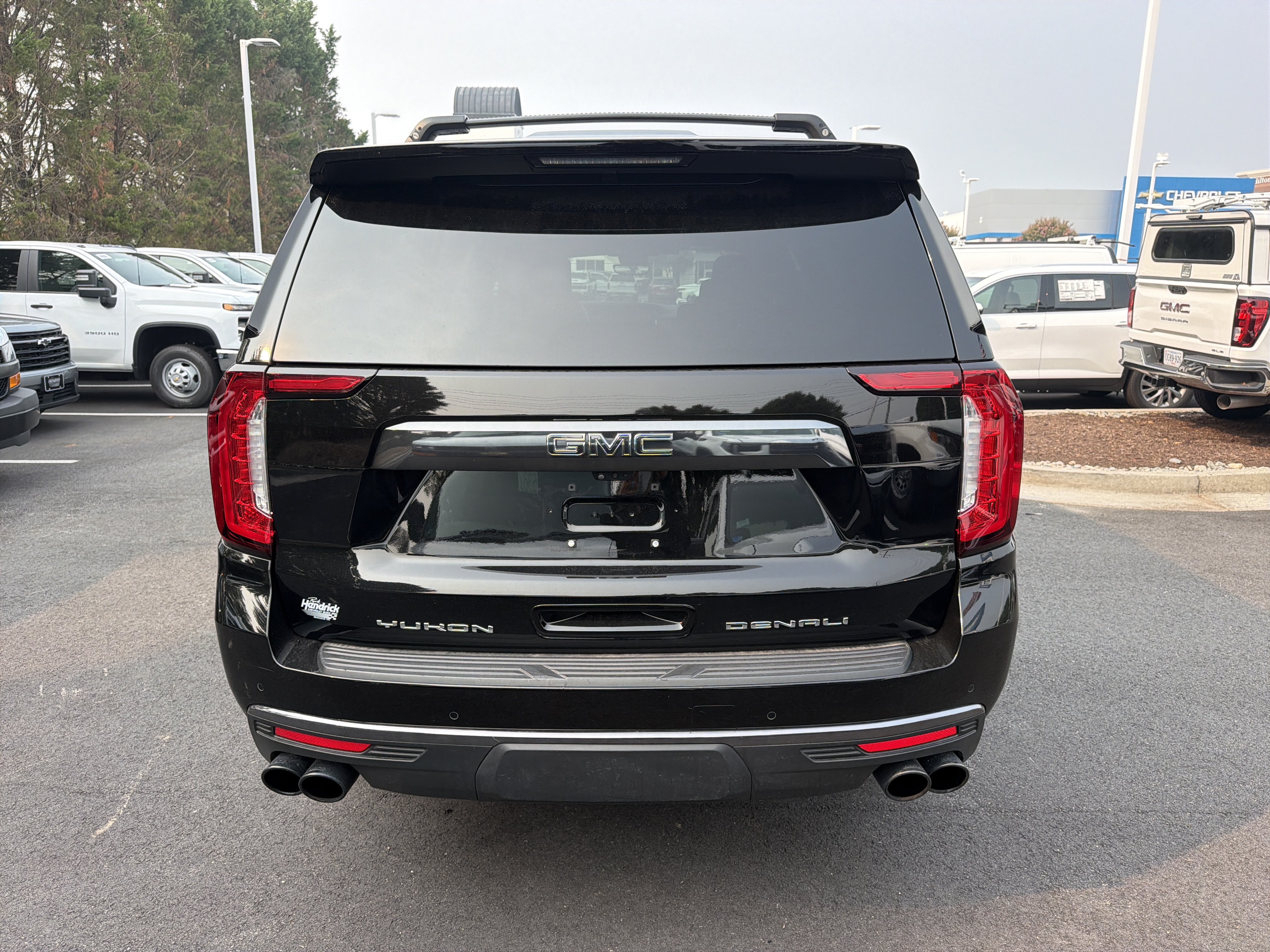 Used 2024 GMC Yukon XL Denali Ultimate AWD/4WD image 9