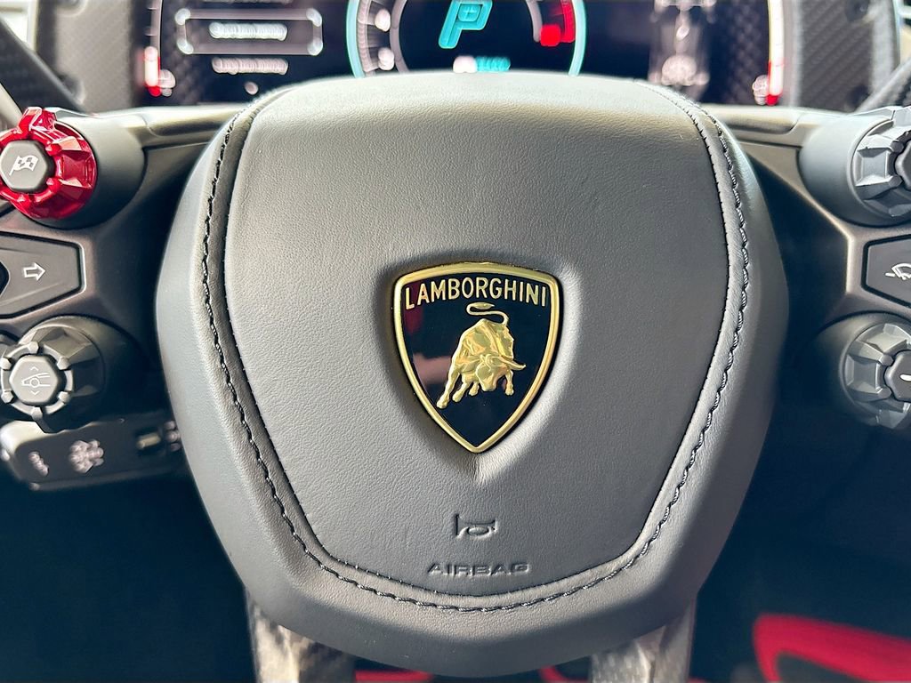 Used 2024 Lamborghini Revuelto image 27