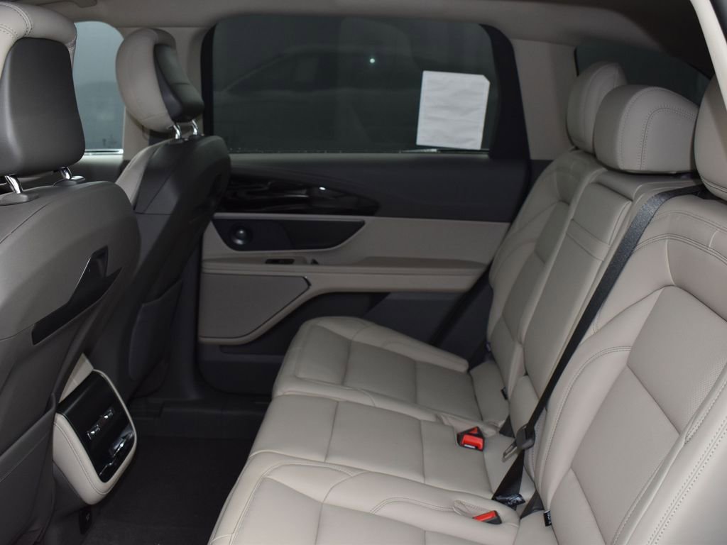 Certified 2025 Lincoln Nautilus Premier w/ Equipment Group 102A image 21