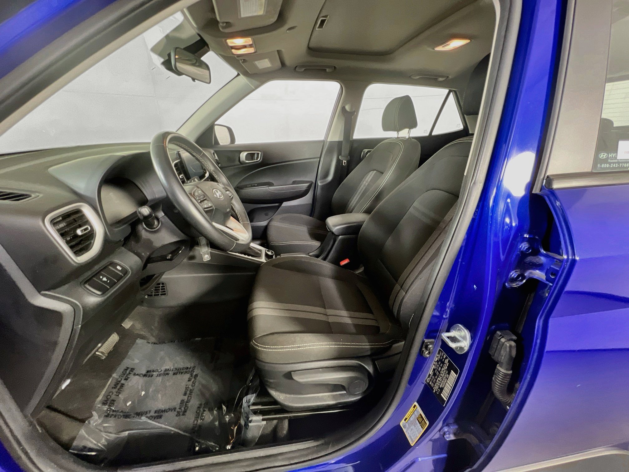 Used 2023 Hyundai Venue SEL FWD image 19