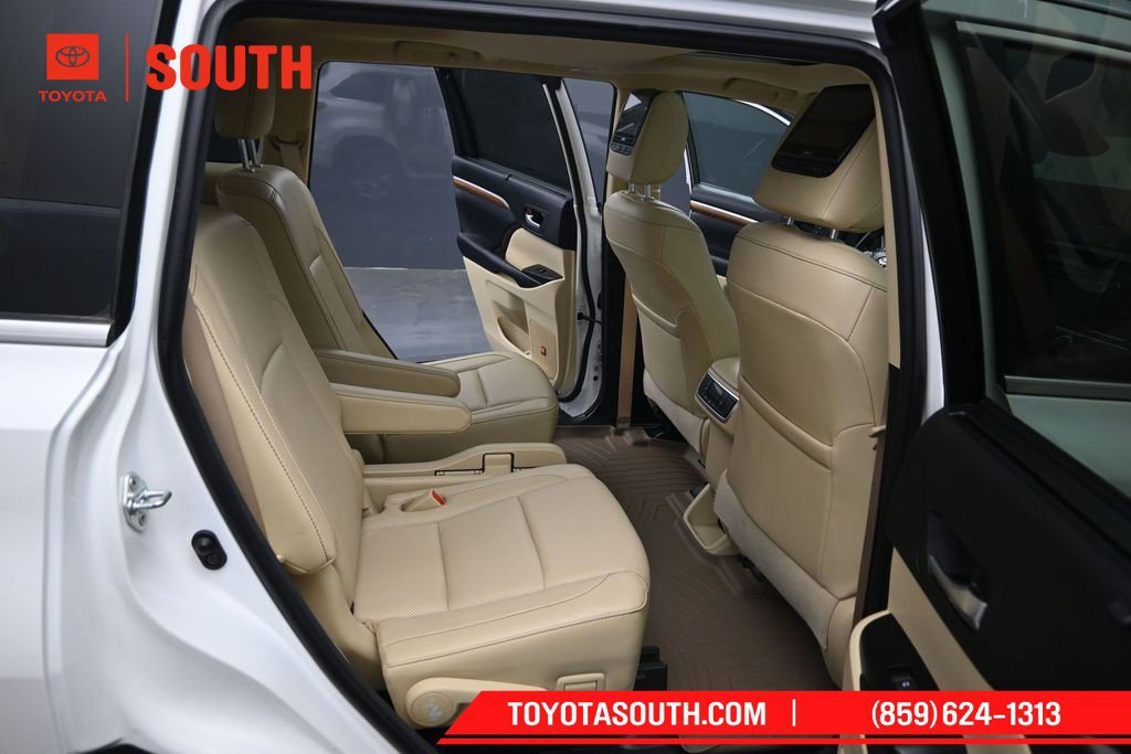 Used 2017 Toyota Highlander Limited AWD/4WD image 35