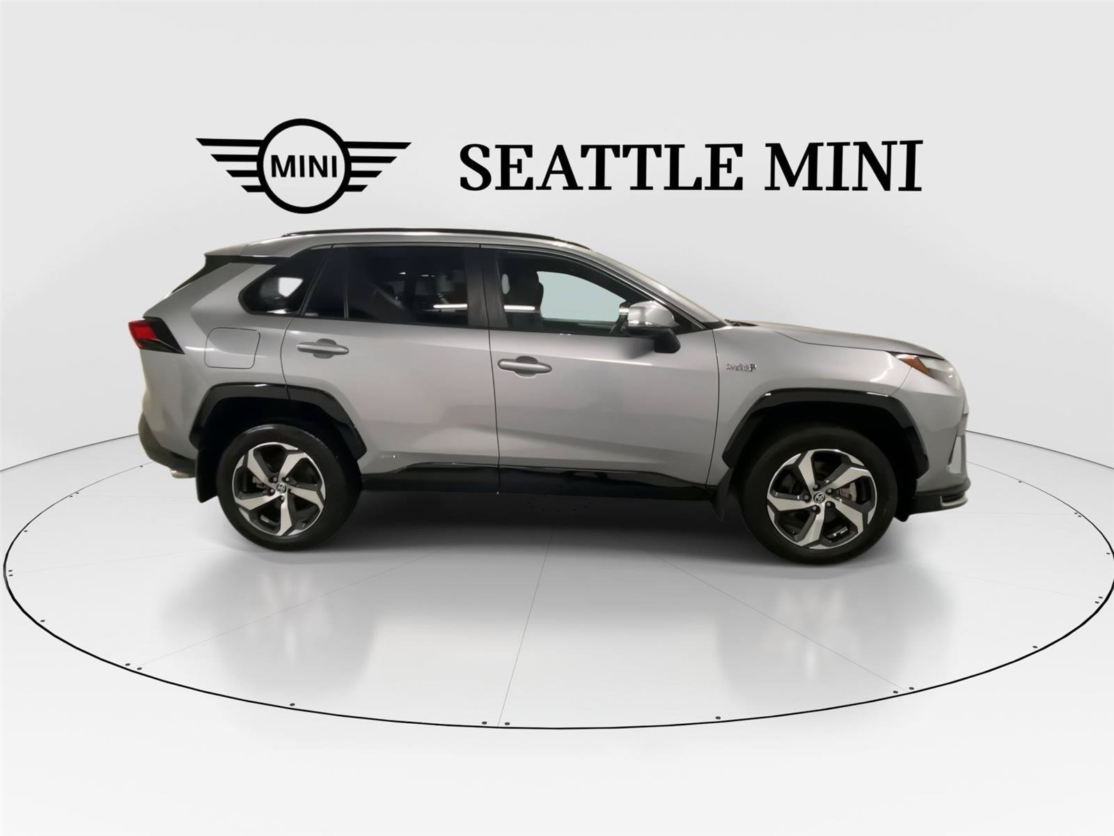 Used 2023 Toyota RAV4 SE w/ Weather & Moonroof Package AWD/4WD image 12