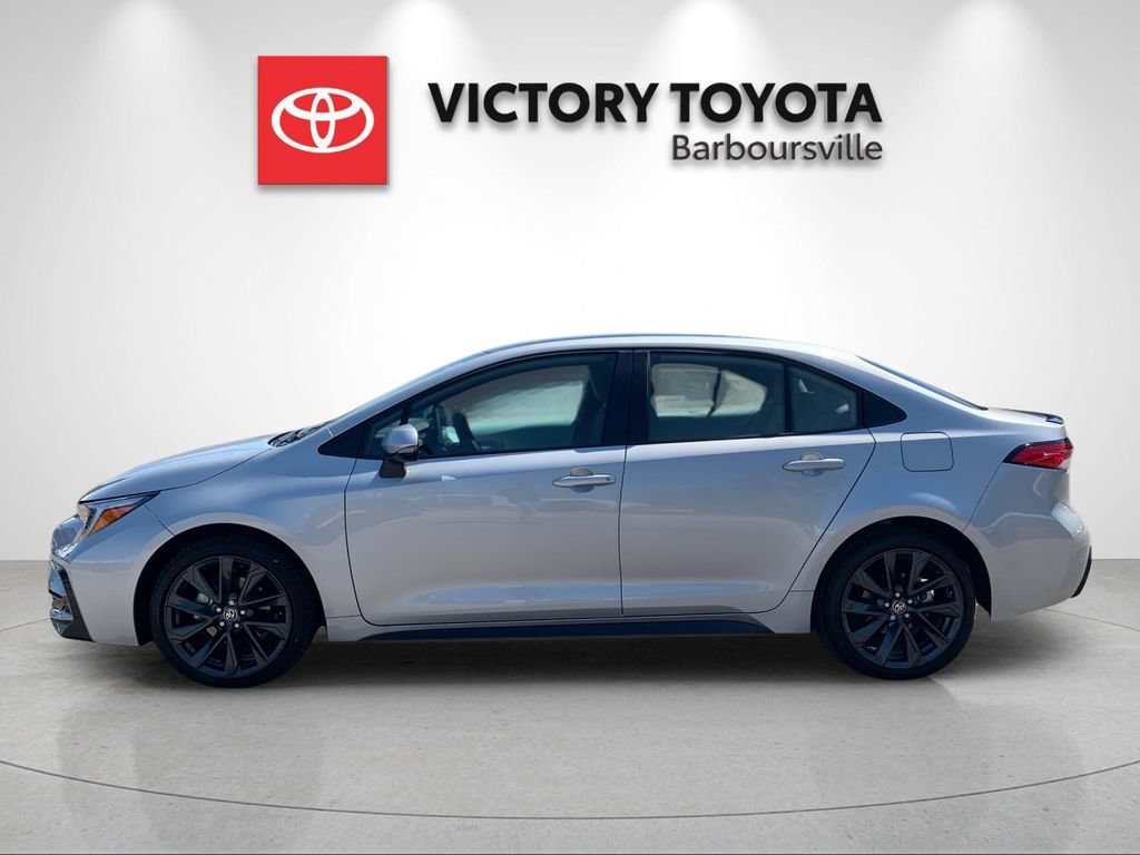 Used 2026 Toyota Corolla SE FWD image 2