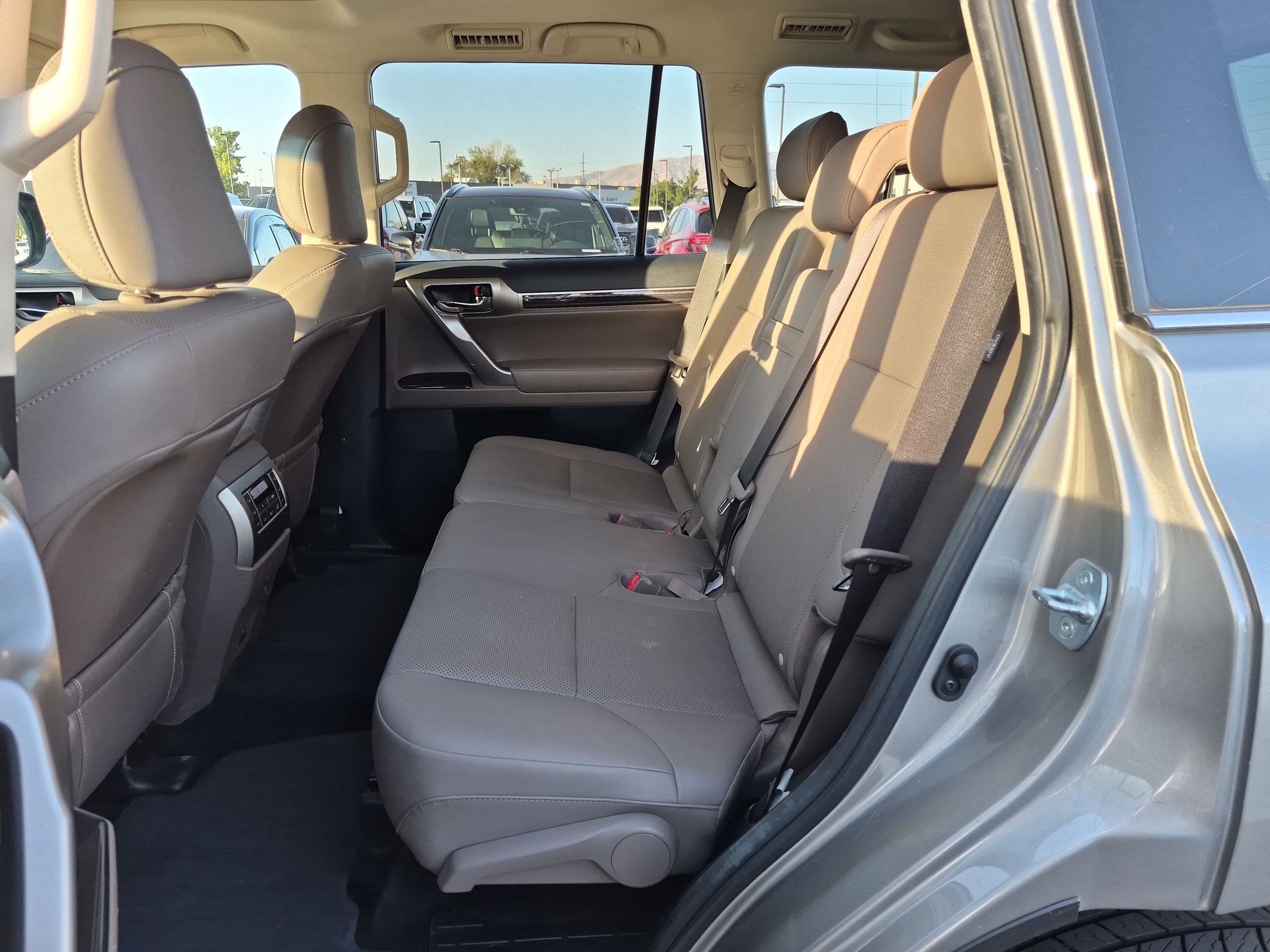 Used 2021 Lexus GX 460 Premium w/ Premium Package AWD/4WD image 30