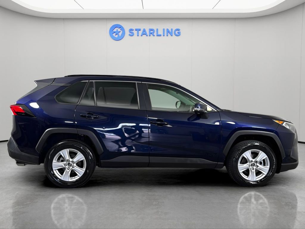 Used 2019 Toyota RAV4 XLE w/ Convenience Package FWD image 11
