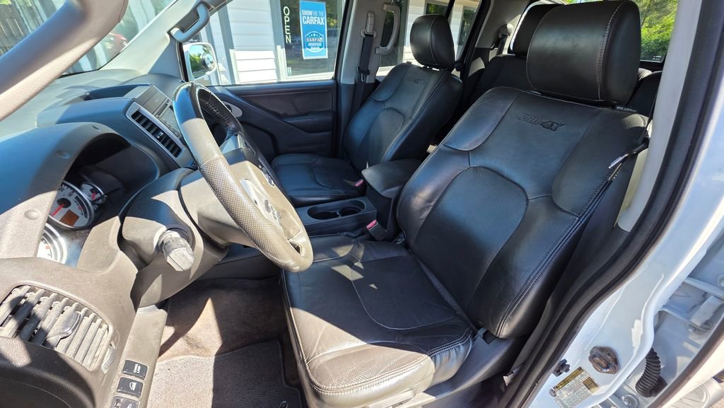 Used 2015 Nissan Frontier PRO-4X w/ Pro-4x Luxury Package AWD/4WD image 11