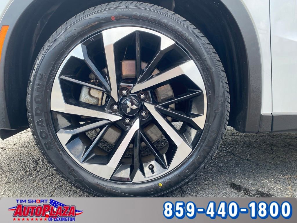 Used 2023 Mitsubishi Outlander SE image 15