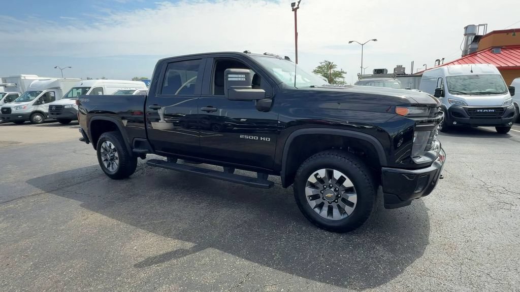 Used 2024 Chevrolet Silverado 2500 Custom w/ Custom Value Package AWD/4WD image 2