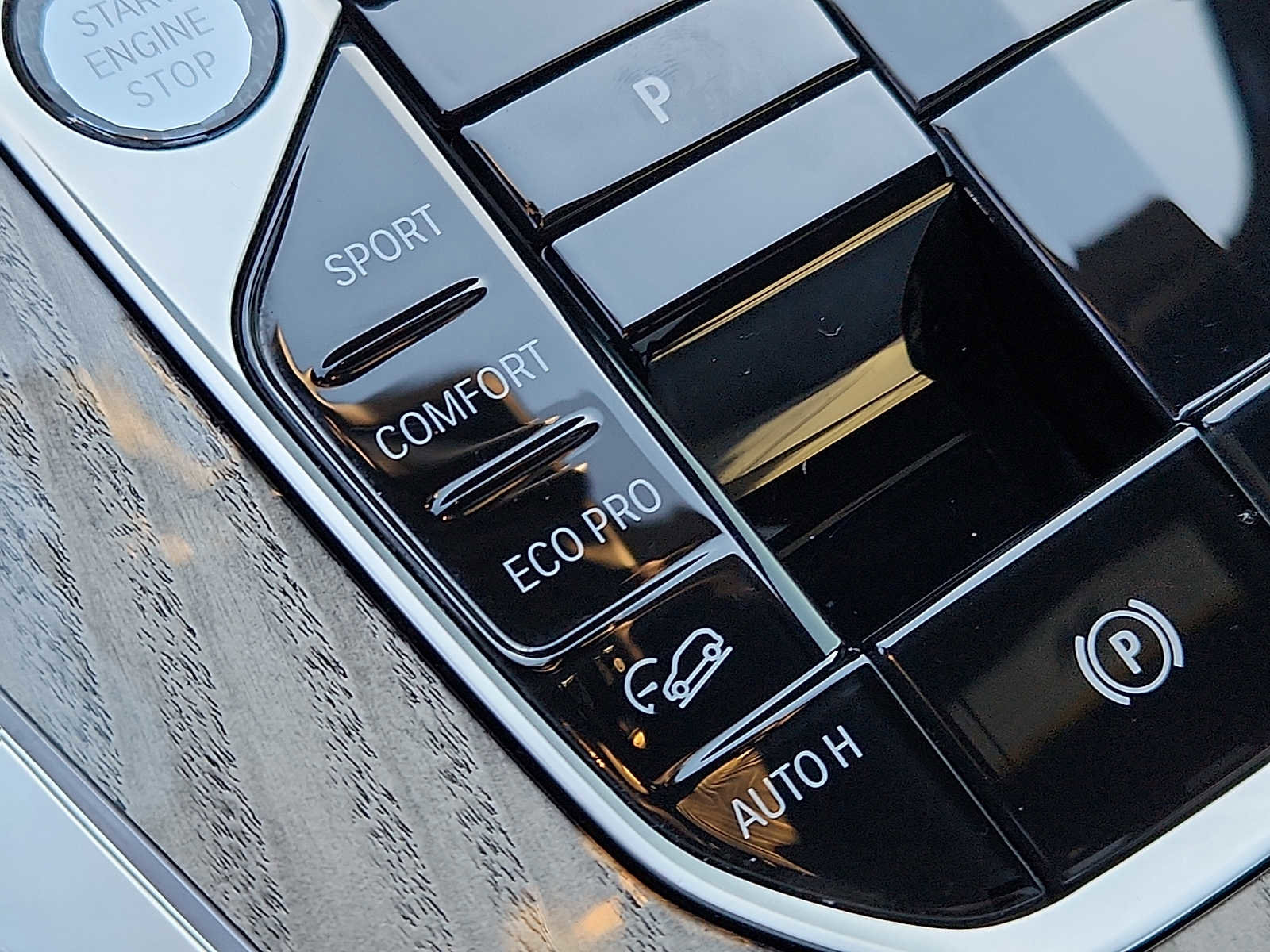 Used 2023 BMW X7 xDrive40i w/ Executive Package AWD/4WD image 25