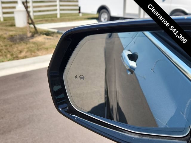 Used 2025 Cadillac XT6 Premium Luxury image 38