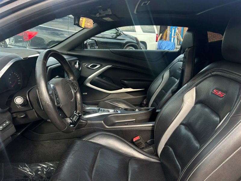 Used 2017 Chevrolet Camaro SS RWD image 8