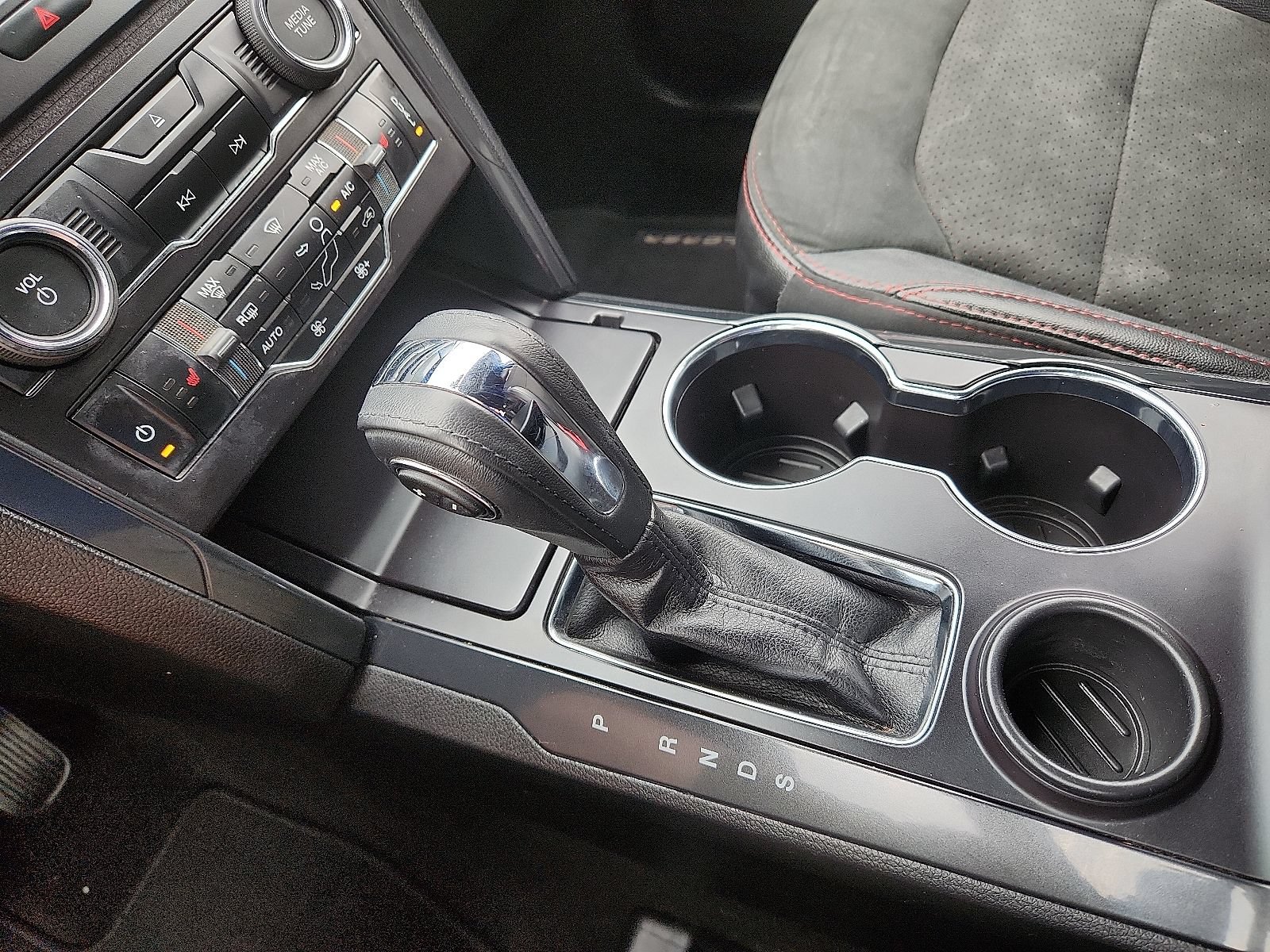 Used 2018 Ford Explorer XLT w/ Equipment Group 202A FWD image 25