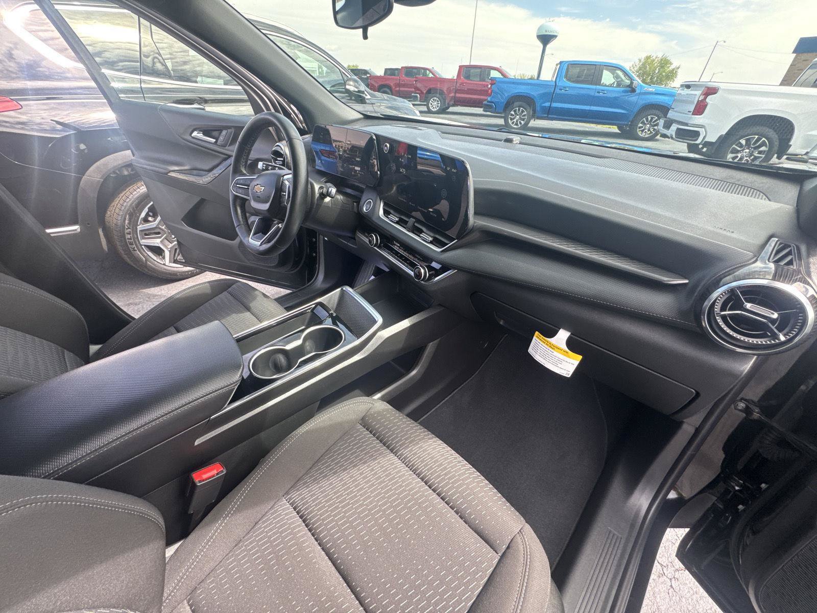 Used 2025 Chevrolet Equinox LT FWD image 15