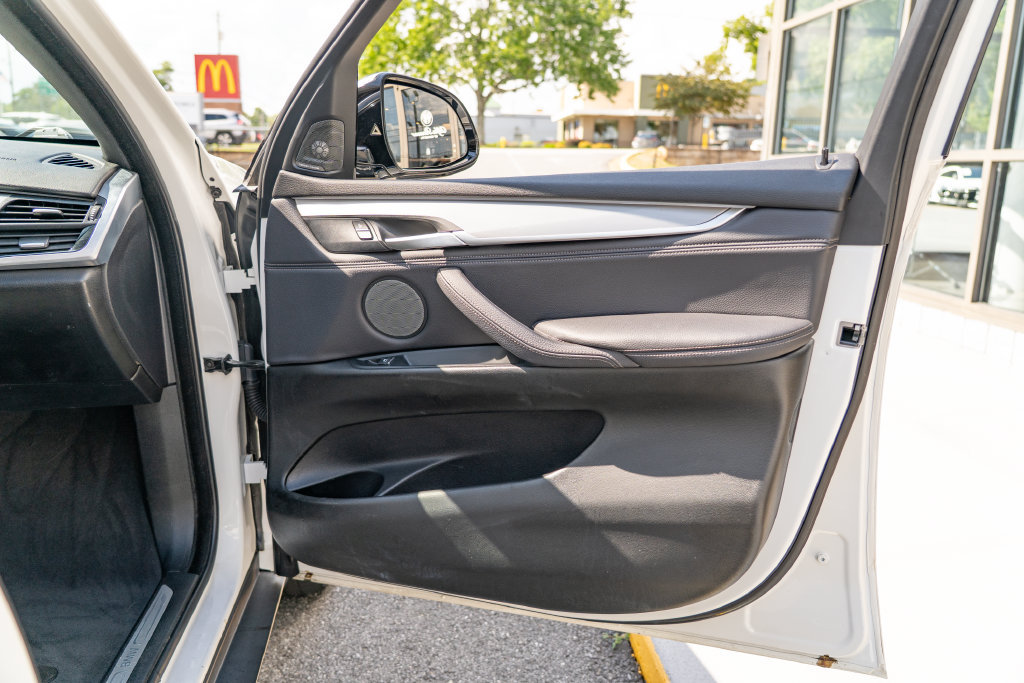 Used 2018 BMW X5 xDrive35i AWD/4WD image 18
