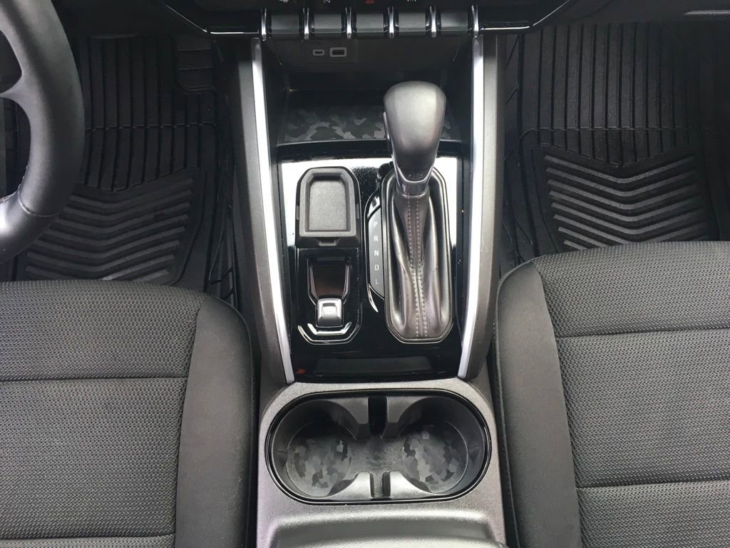 Used 2024 Chevrolet Colorado LT w/ LT Convenience Package image 16