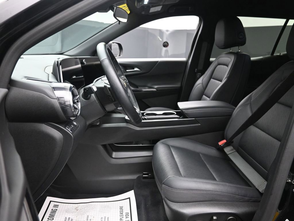 Used 2025 Chevrolet Equinox LT w/ Convenience Package II FWD image 14