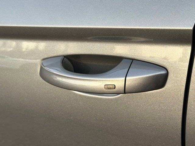 Certified 2022 Volkswagen Taos SE image 14