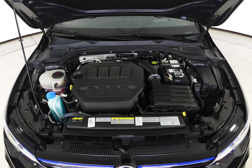 Certified 2022 Volkswagen Golf R AWD/4WD image 5