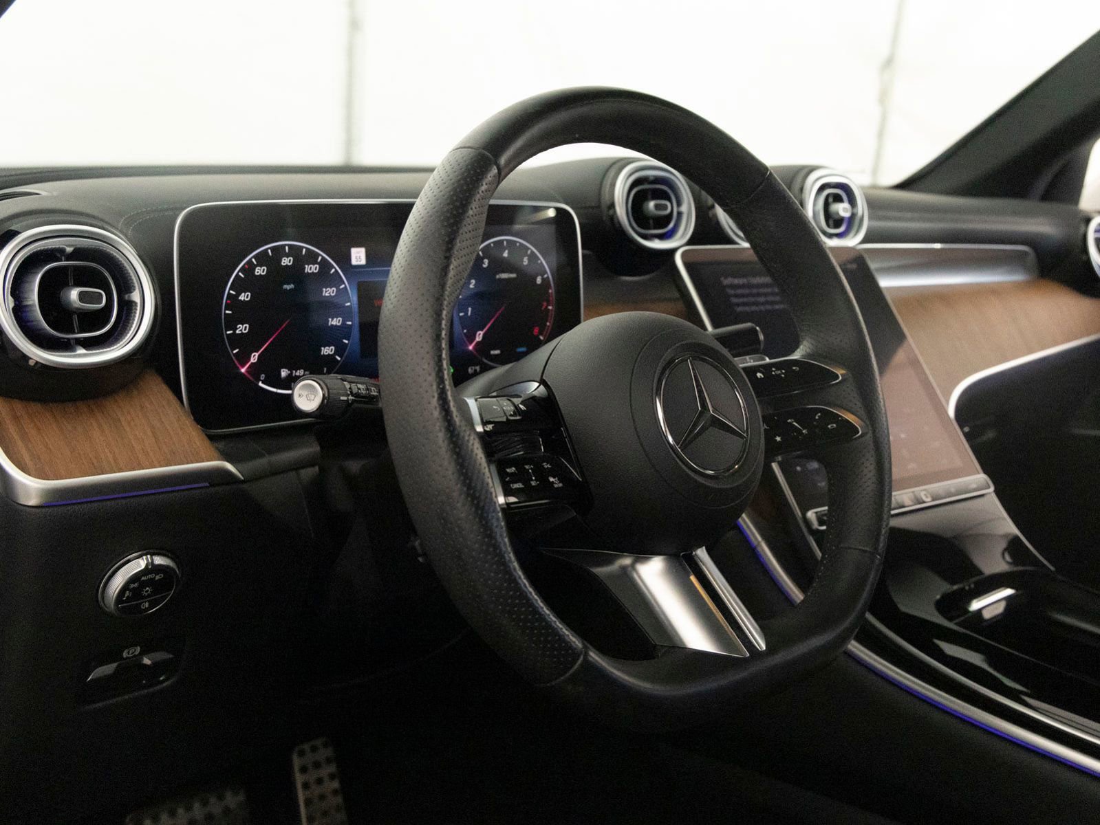 Used 2023 Mercedes-Benz GLC 300 4MATIC image 15