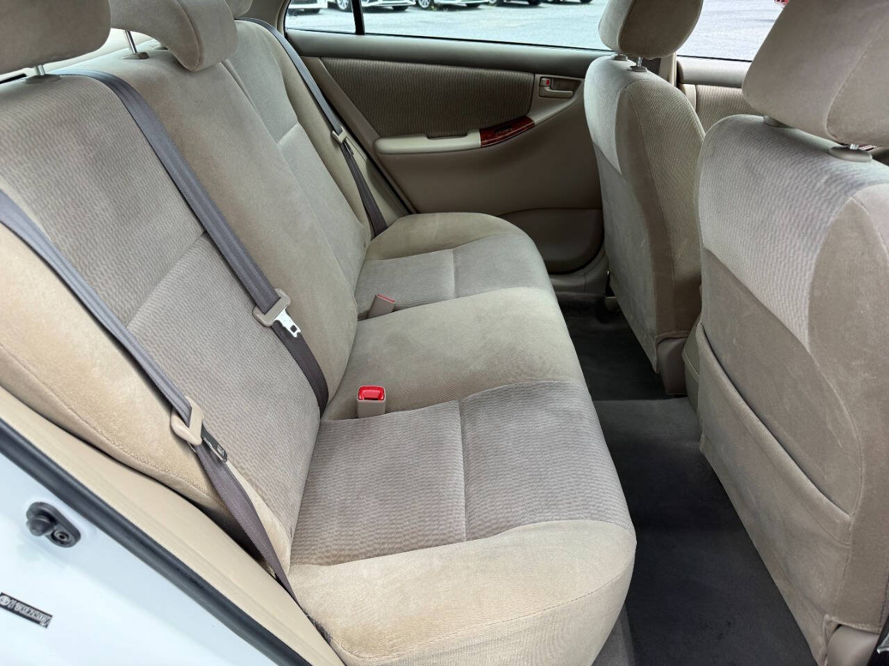 Used 2005 Toyota Corolla LE FWD image 25