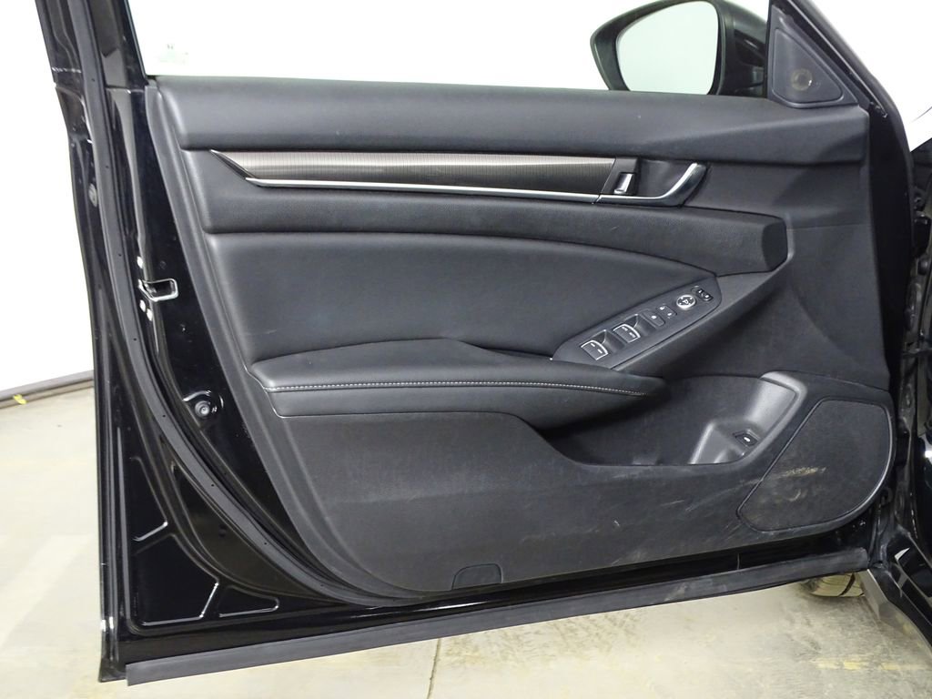 Used 2020 Honda Accord Sport image 14