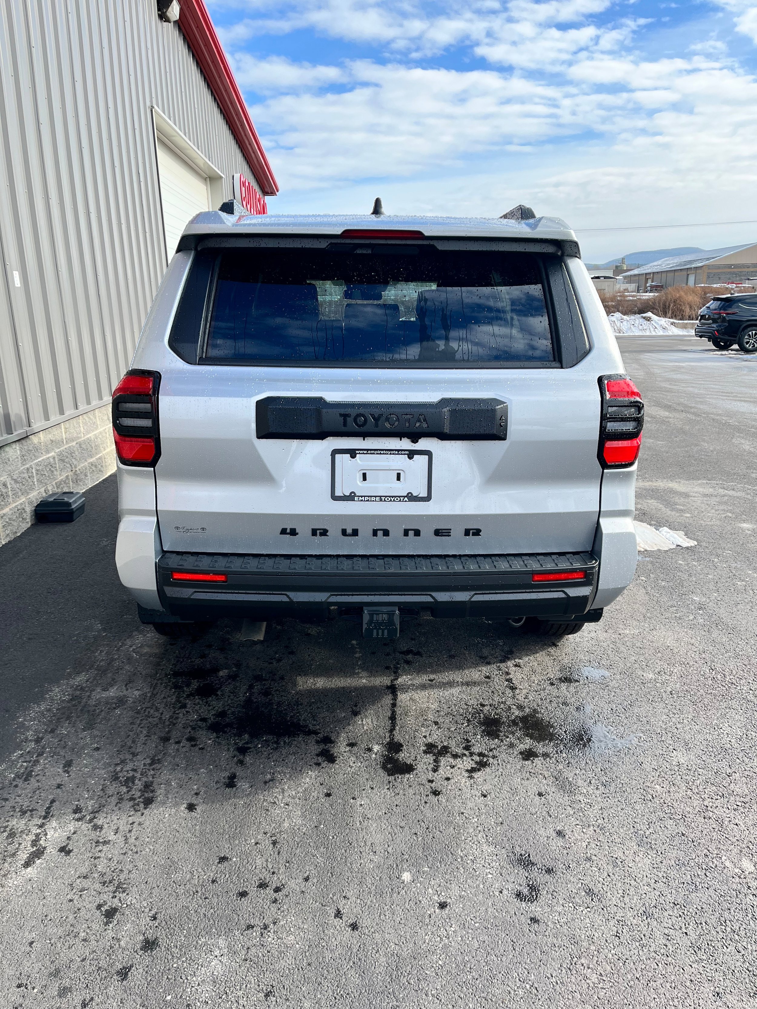 Certified 2025 Toyota 4Runner SR5 AWD/4WD image 4