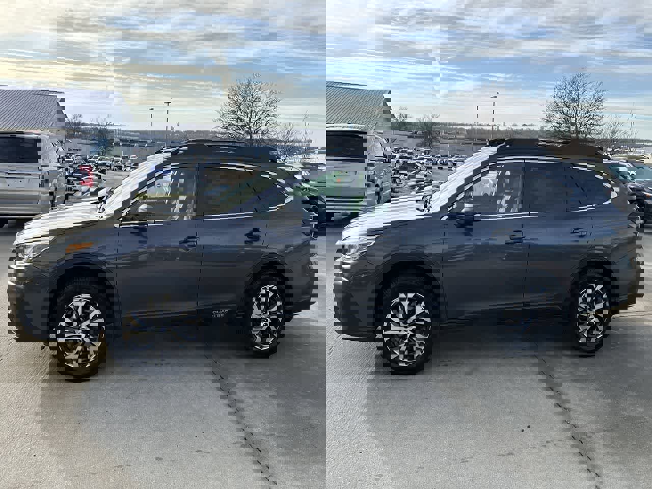 Used 2020 Subaru Outback Limited w/ Popular Package #2 image 3