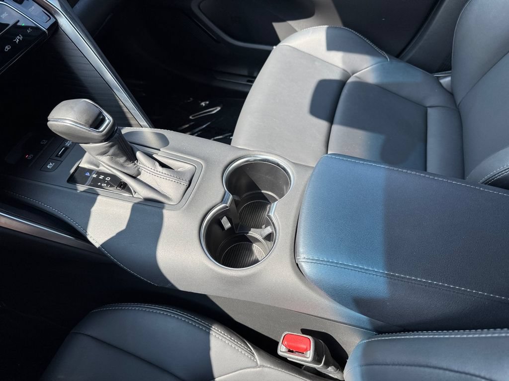 Certified 2024 Toyota Venza XLE AWD/4WD image 26