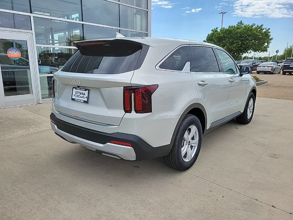 New 2026 Kia Sorento LX FWD image 5
