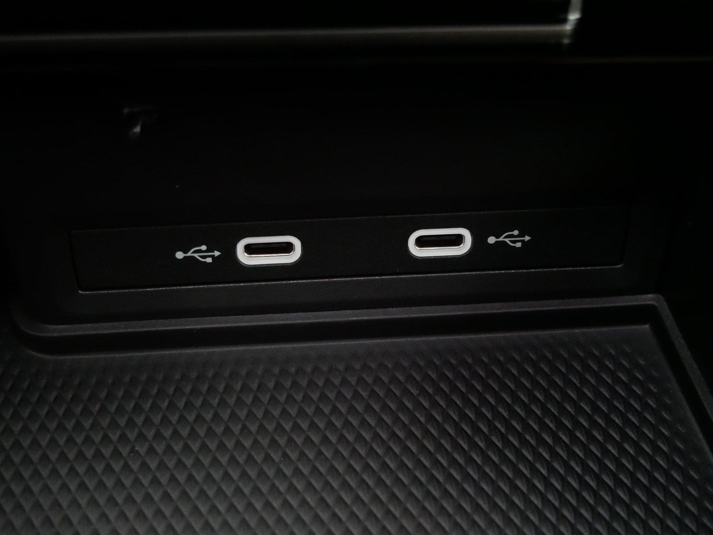 Certified 2025 Volkswagen Atlas Cross Sport SEL R-Line image 34