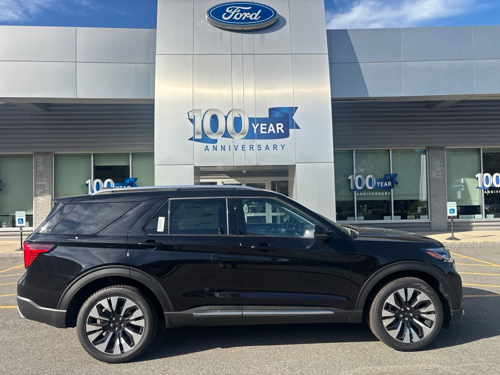 New 2026 Ford Explorer Platinum w/ LUX Leather Package AWD/4WD image 2