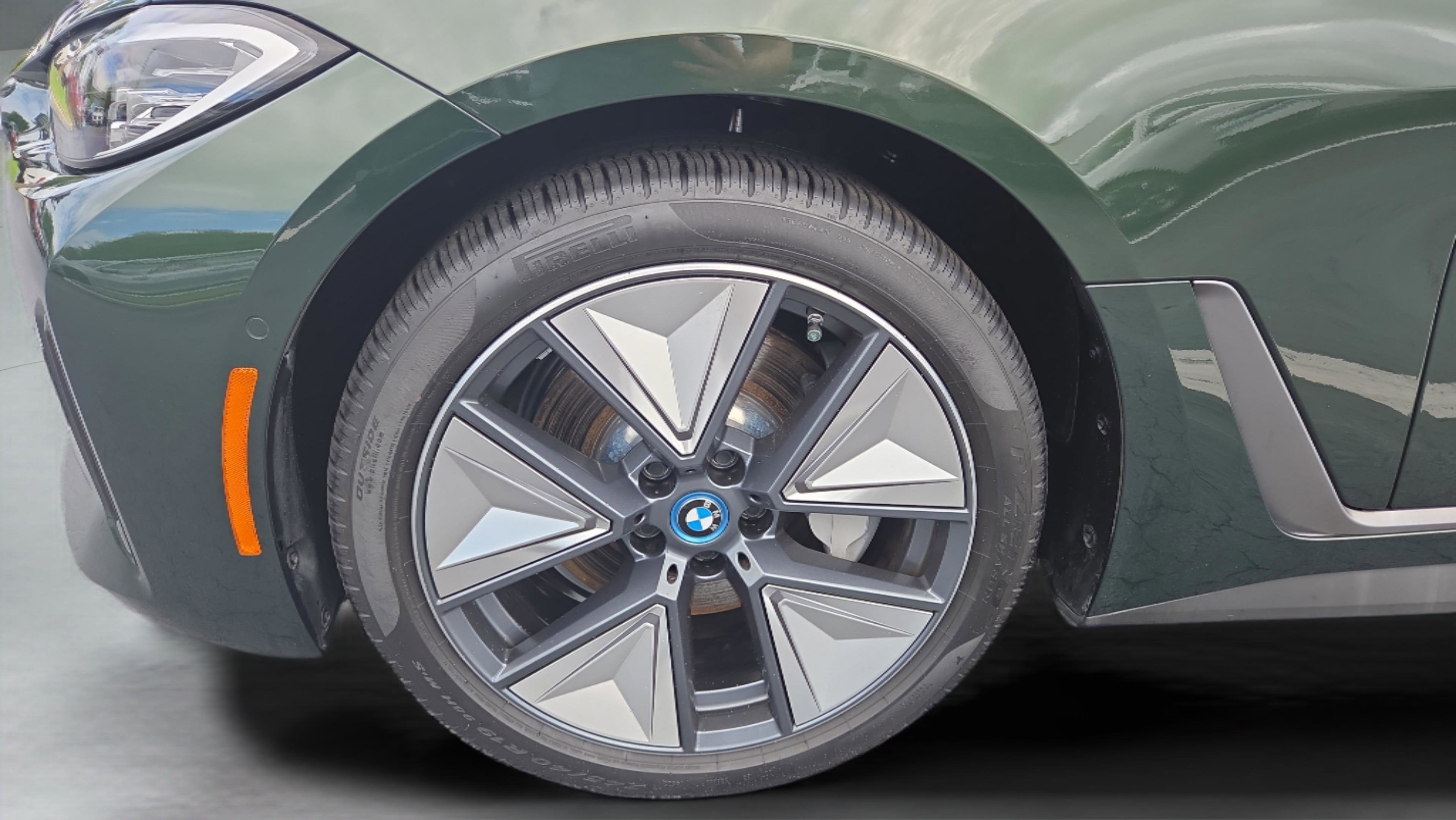 Used 2023 BMW i4 eDrive35 w/ Premium Package image 22