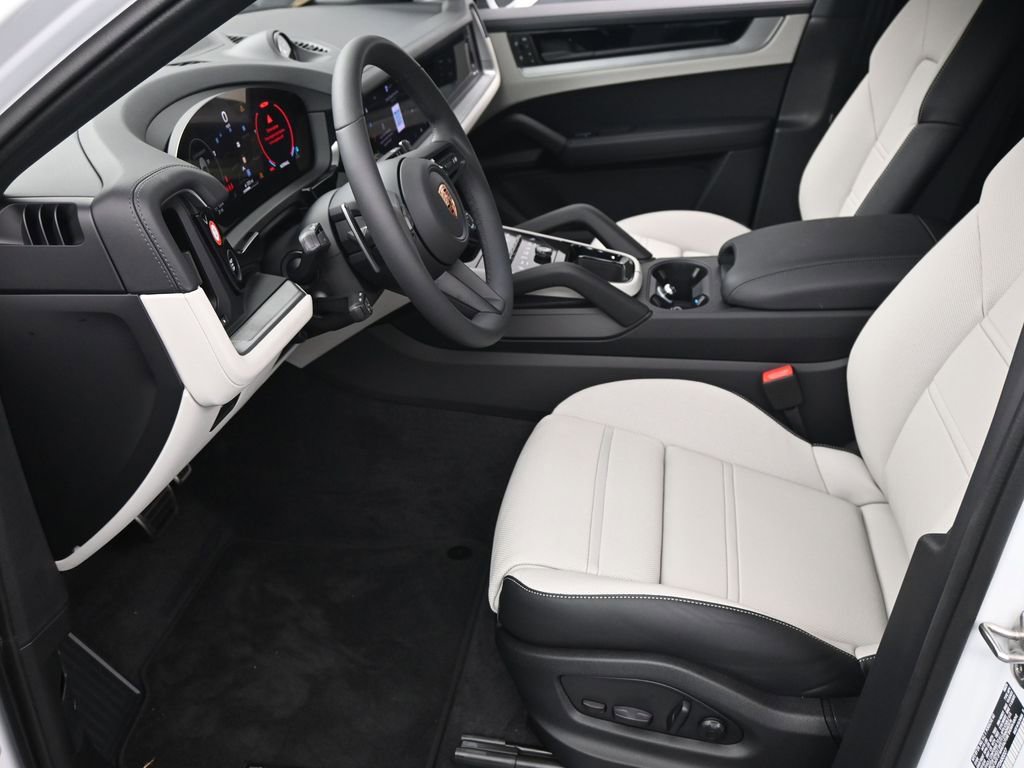 Certified 2026 Porsche Cayenne S AWD/4WD image 6