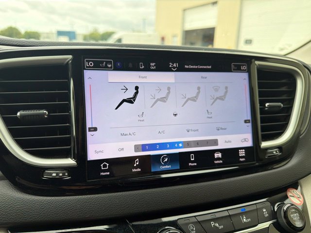Used 2024 Chrysler Pacifica Touring-L FWD image 24
