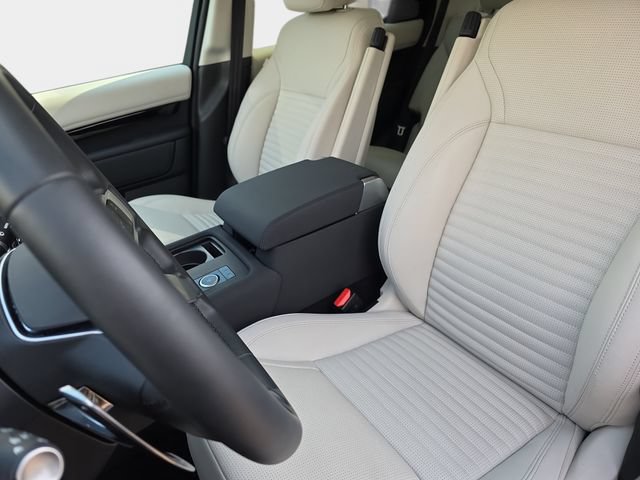 Used 2025 Land Rover Discovery S AWD/4WD image 19
