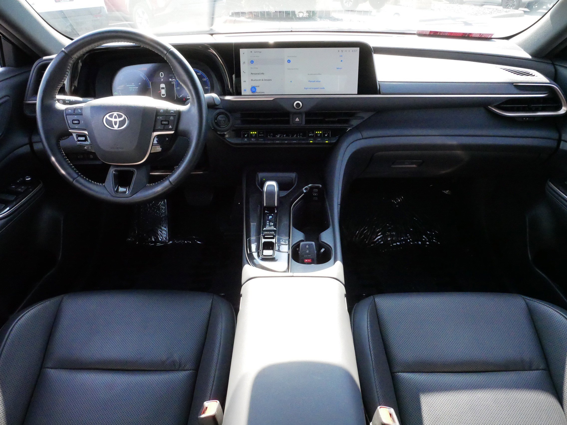 Certified 2025 Toyota Crown AWD/4WD image 10