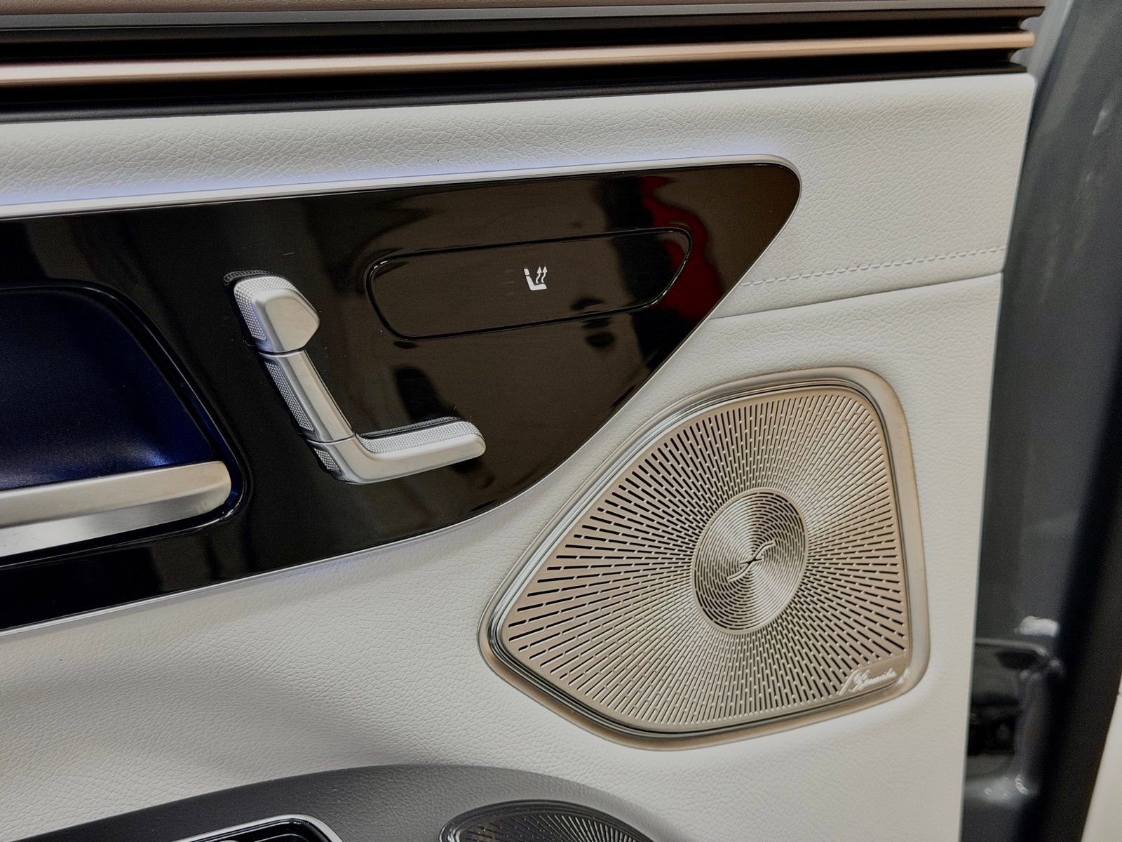 Certified 2023 Mercedes-Benz EQS 450+ 4MATIC SUV w/ Exclusive Trim Package image 40