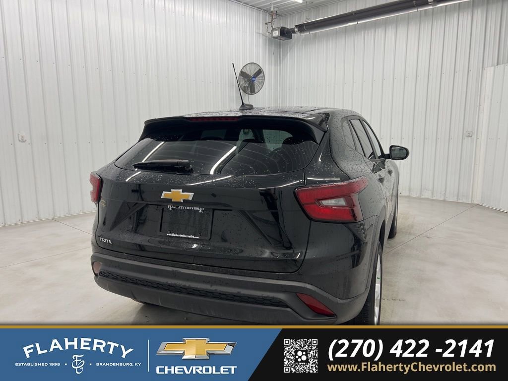 Used 2024 Chevrolet Trax LS w/ LS Convenience Package video 3