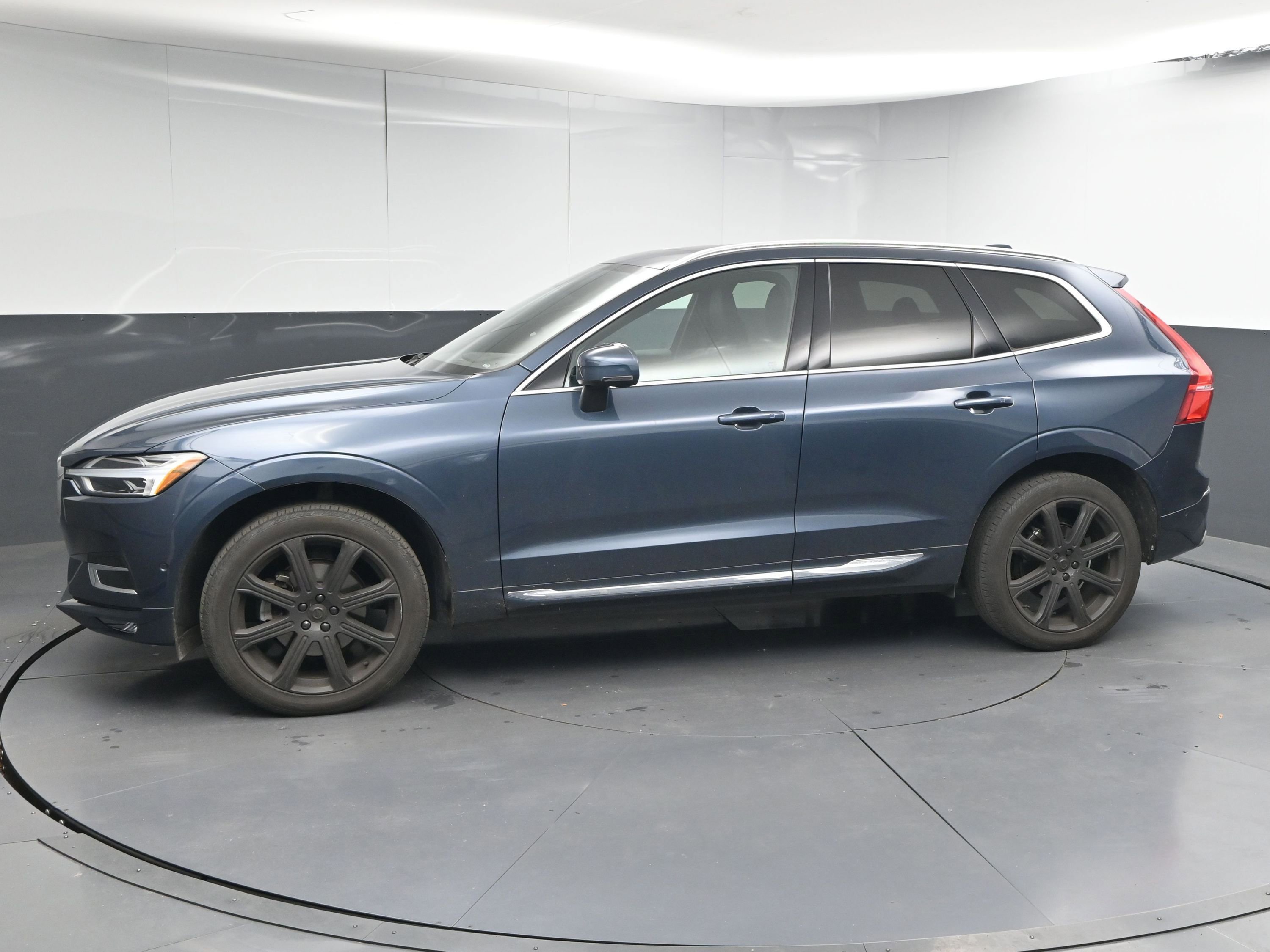 Used 2018 Volvo XC60 T5 Inscription w/ Convenience Package image 5