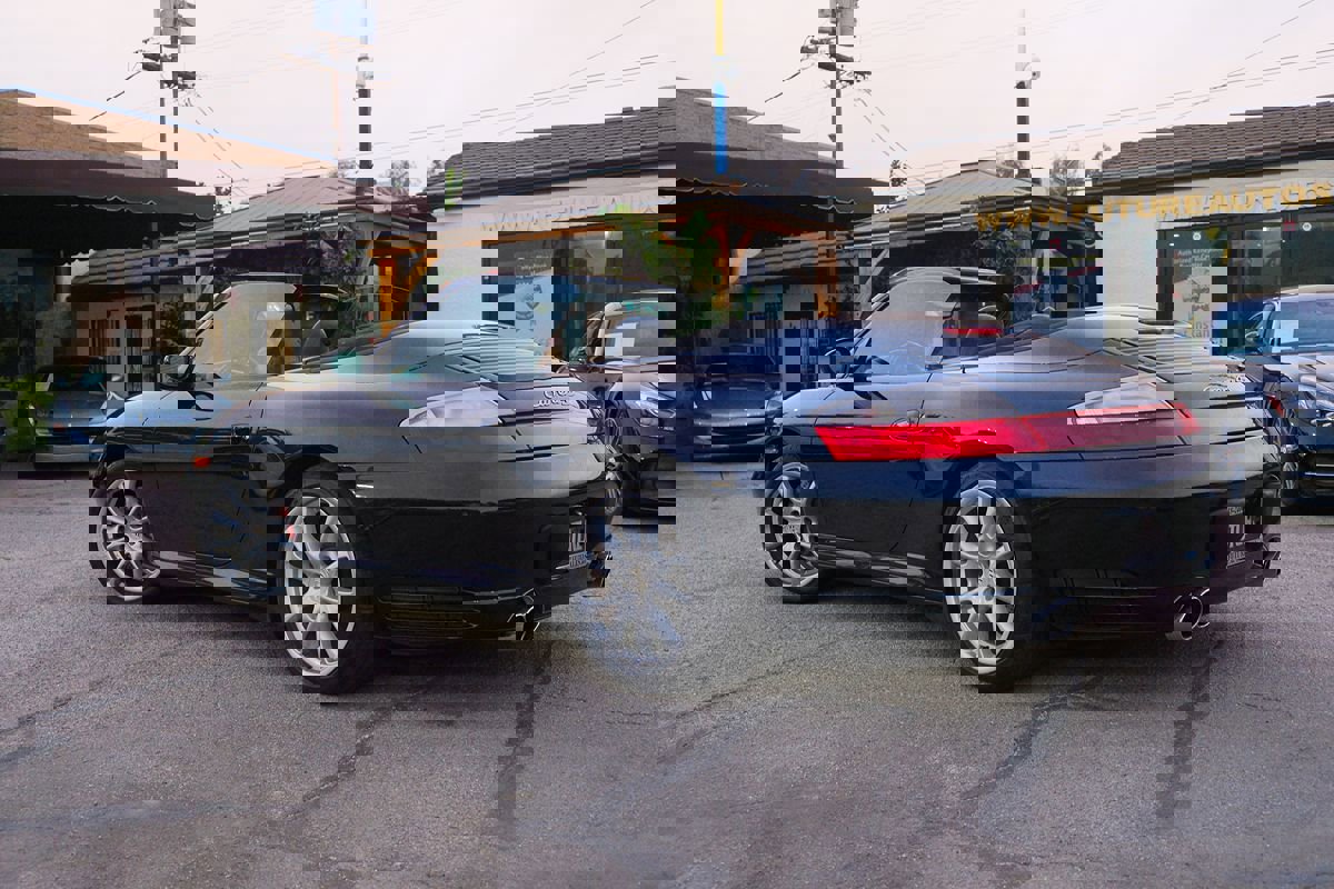 Used 2004 Porsche 911 Carrera 4S image 4