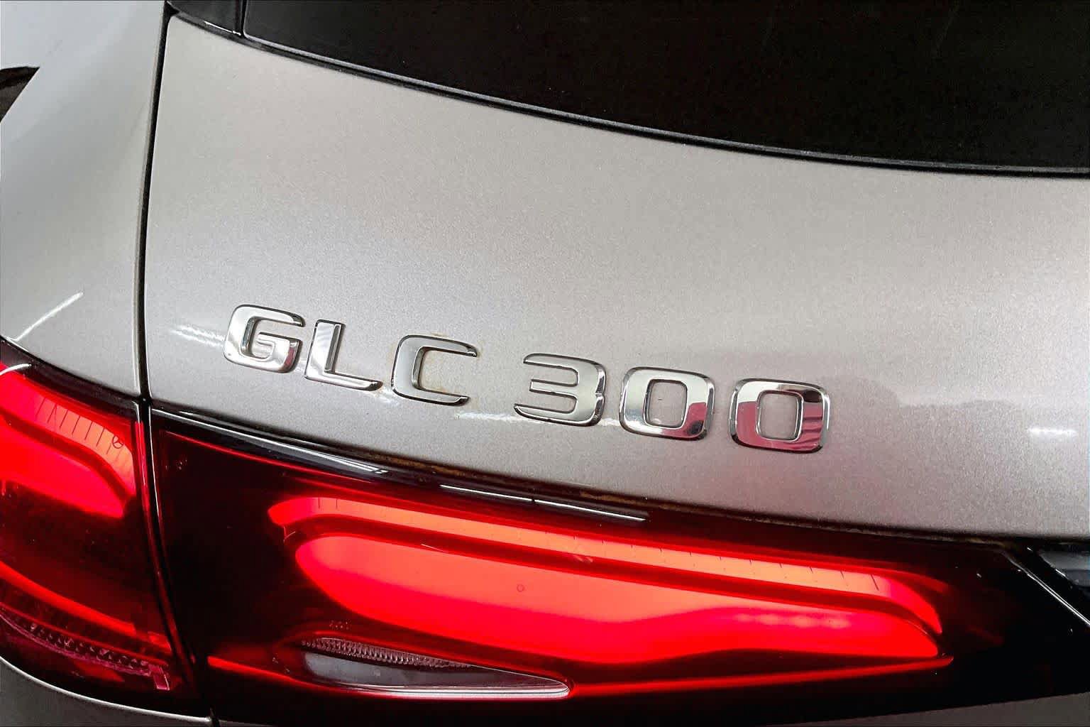 Used 2024 Mercedes-Benz GLC 300 4MATIC image 10