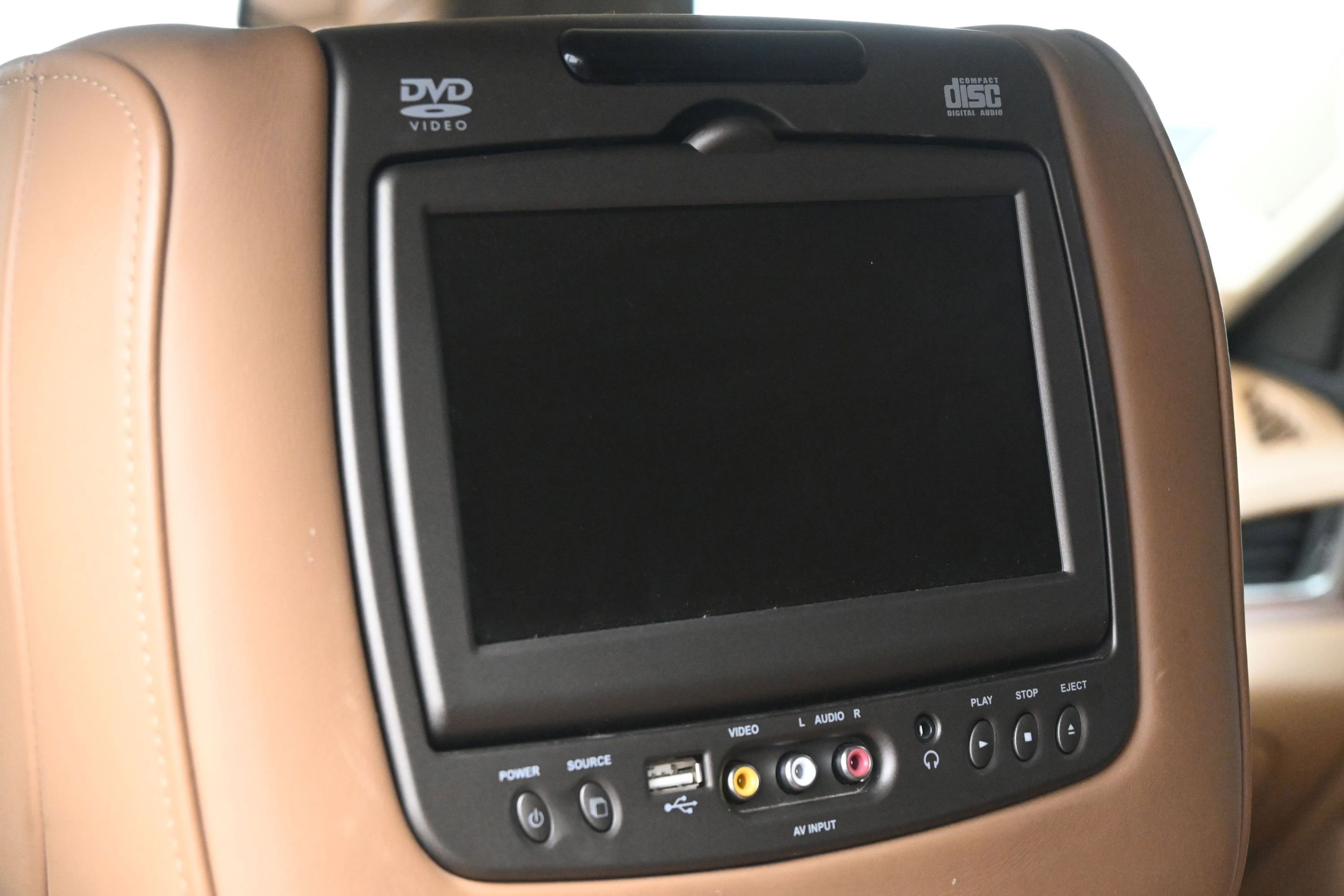 Used 2016 Cadillac Escalade ESV Platinum AWD/4WD image 16