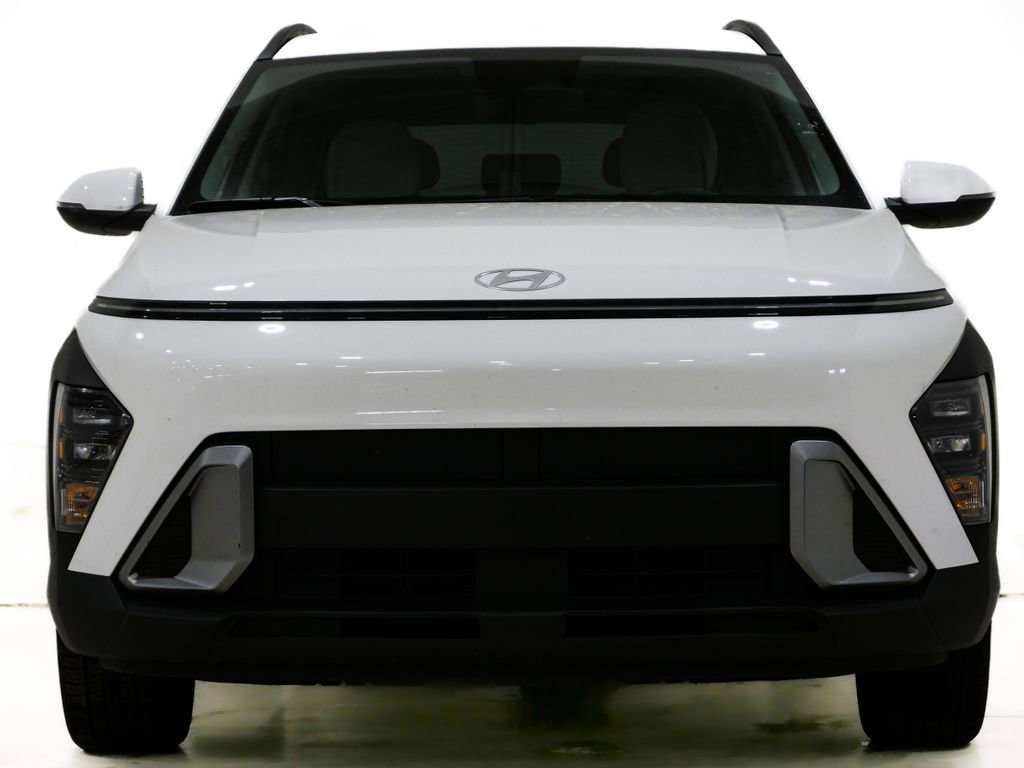 Used 2025 Hyundai Kona SEL image 2
