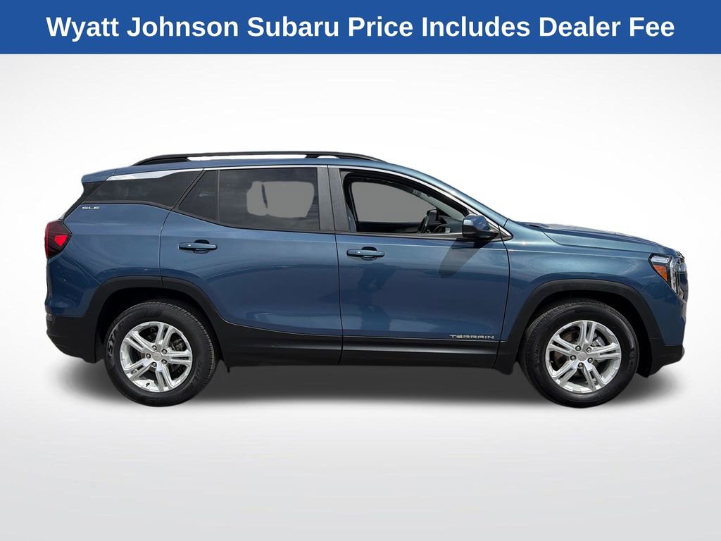 Used 2024 GMC Terrain SLE w/ Driver Convenience Package FWD image 9